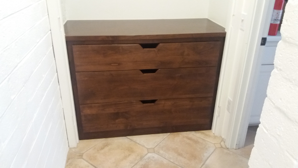 ALDER PULLOUT PANTRY & WOOD TOP